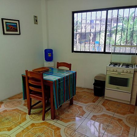 Teresita'S House Suites Con Cocina Privada ปูแอร์โต บาเกริโซ โมเรโน ภายนอก รูปภาพ