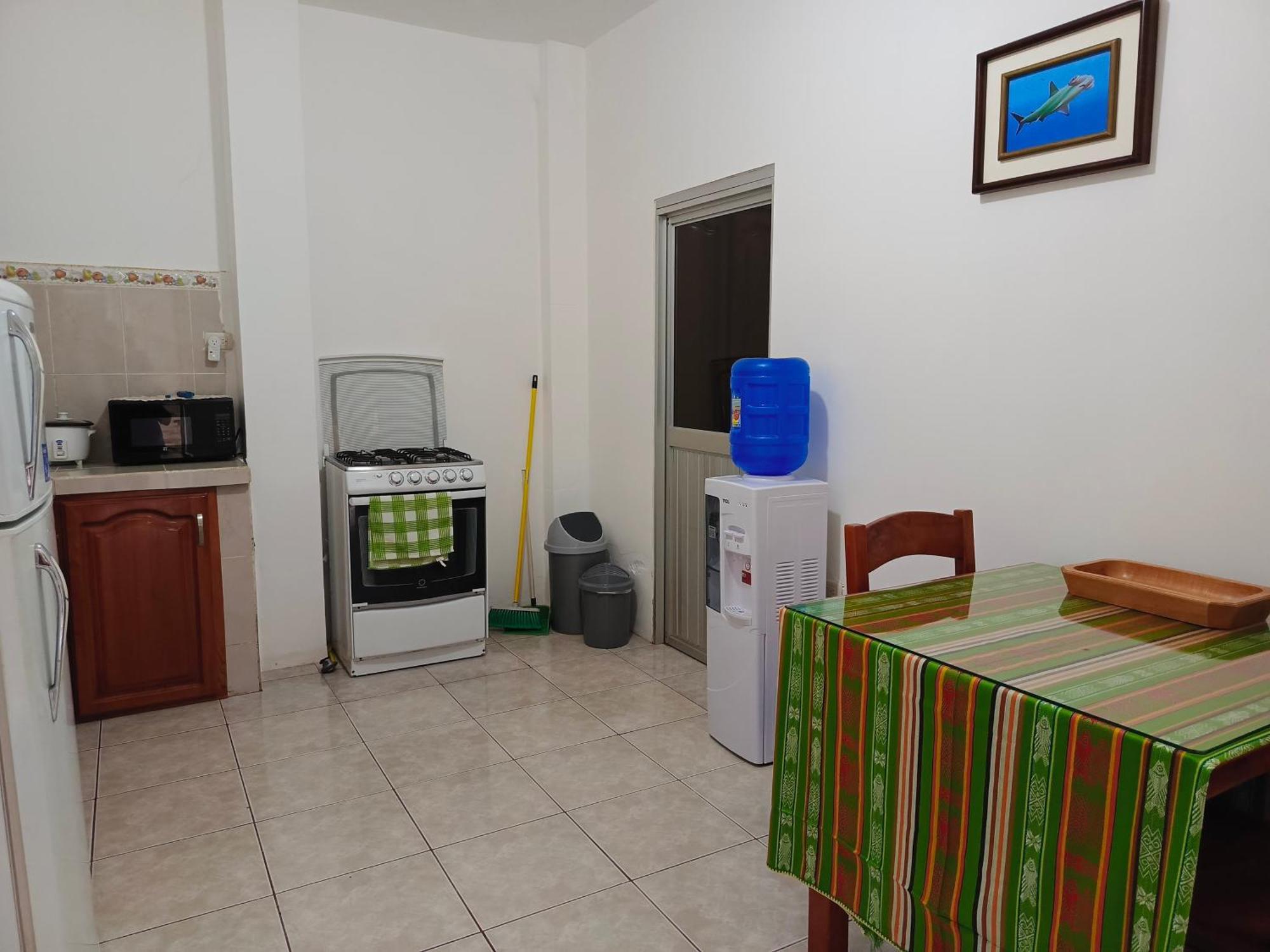 Teresita'S House Suites Con Cocina Privada ปูแอร์โต บาเกริโซ โมเรโน ภายนอก รูปภาพ