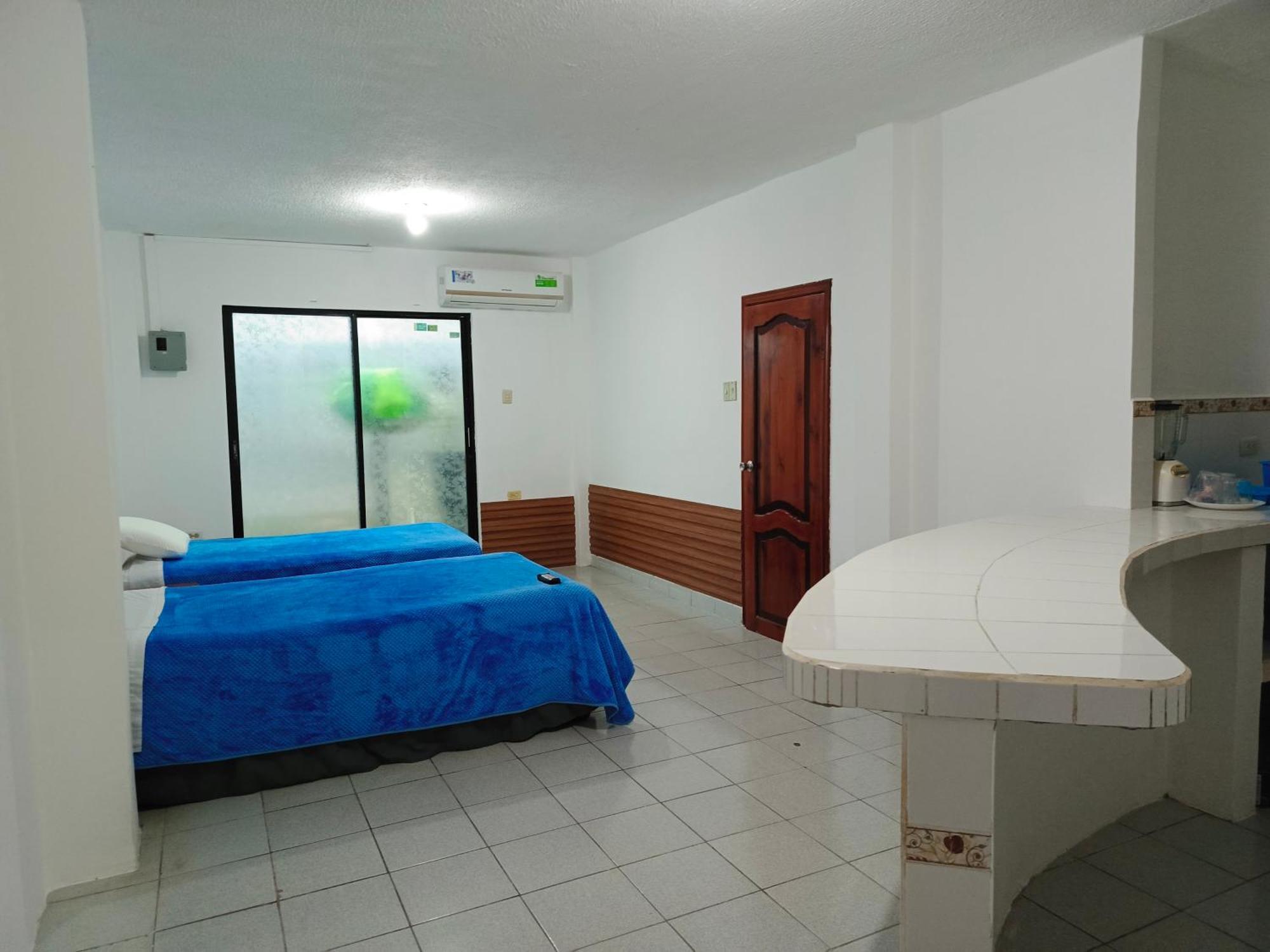Teresita'S House Suites Con Cocina Privada ปูแอร์โต บาเกริโซ โมเรโน ภายนอก รูปภาพ