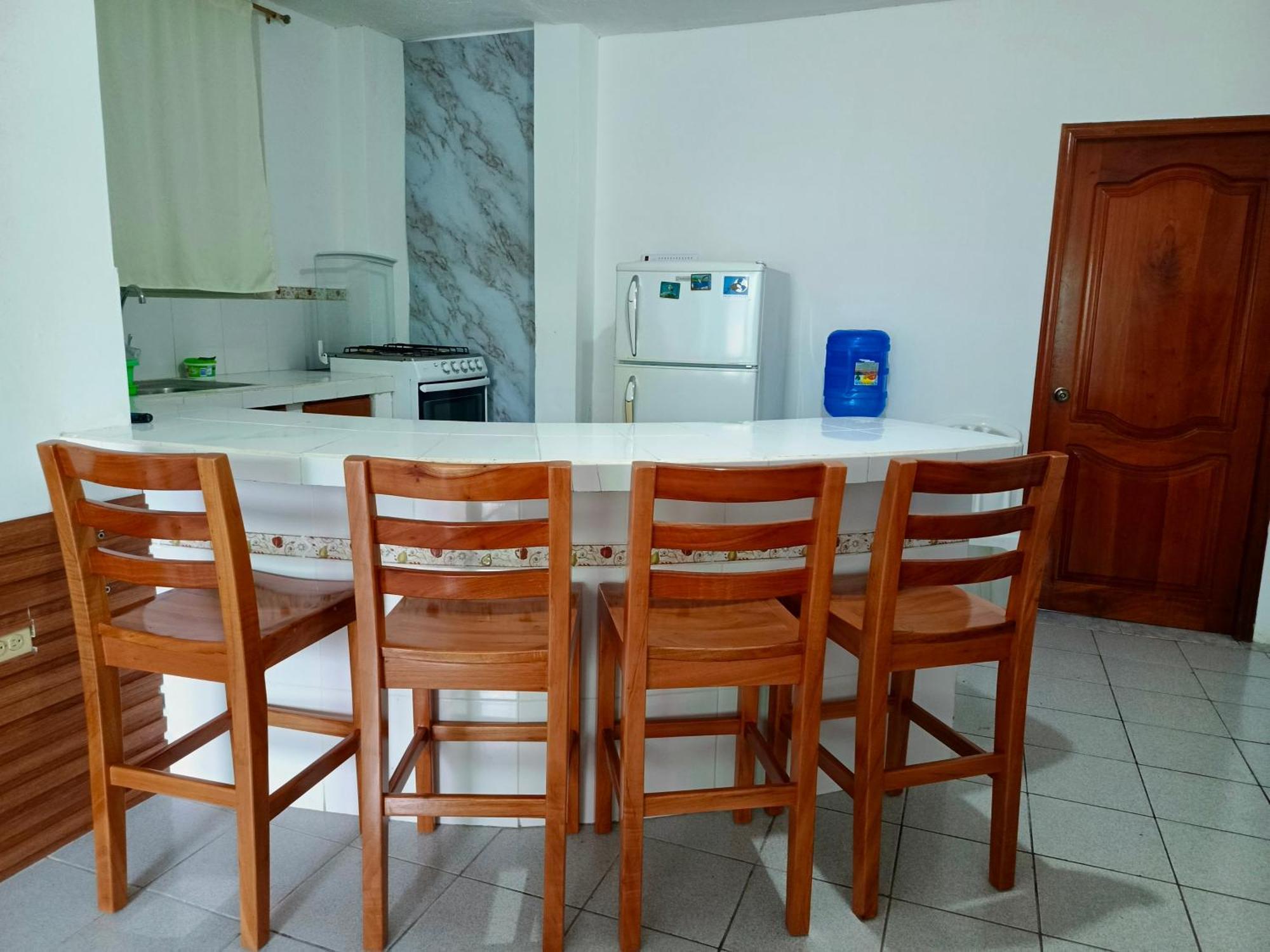 Teresita'S House Suites Con Cocina Privada ปูแอร์โต บาเกริโซ โมเรโน ภายนอก รูปภาพ